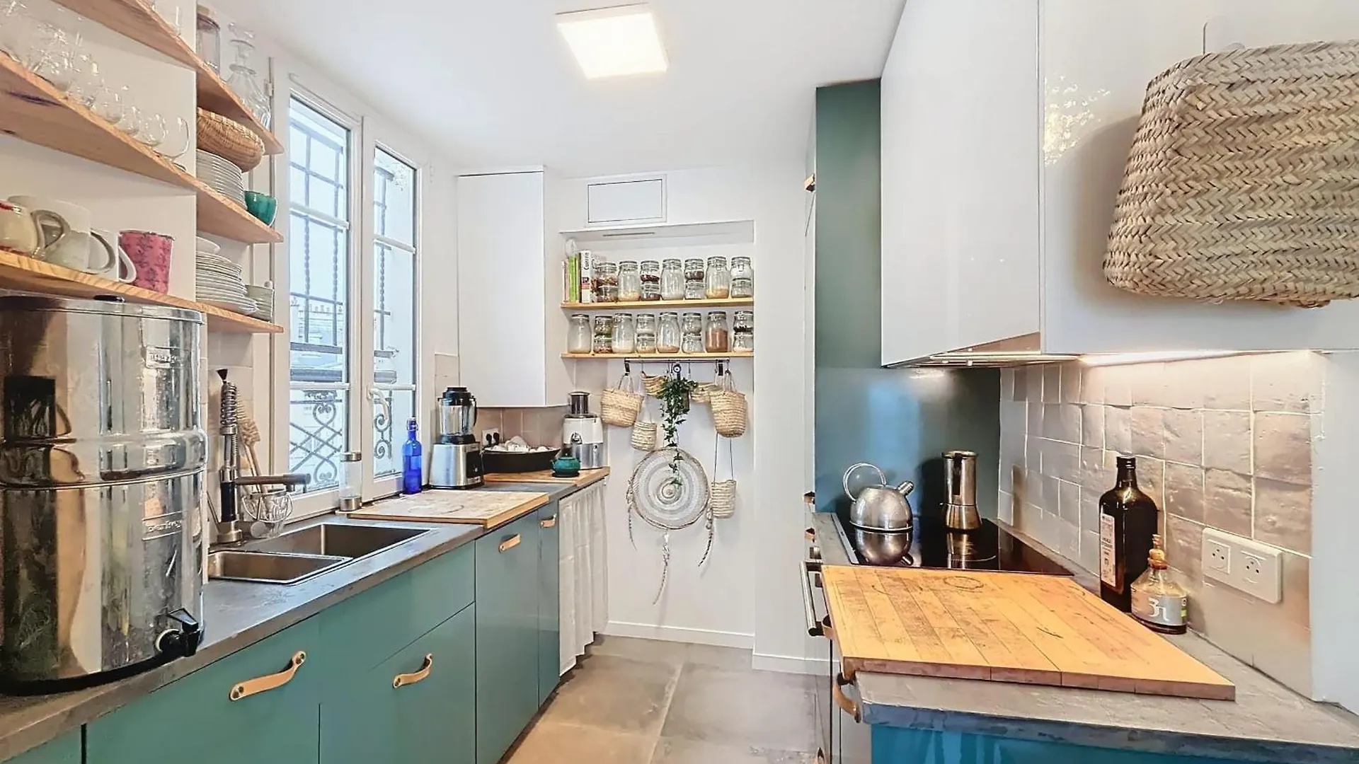 Charming Apartment Near Sacree Coeur Paris