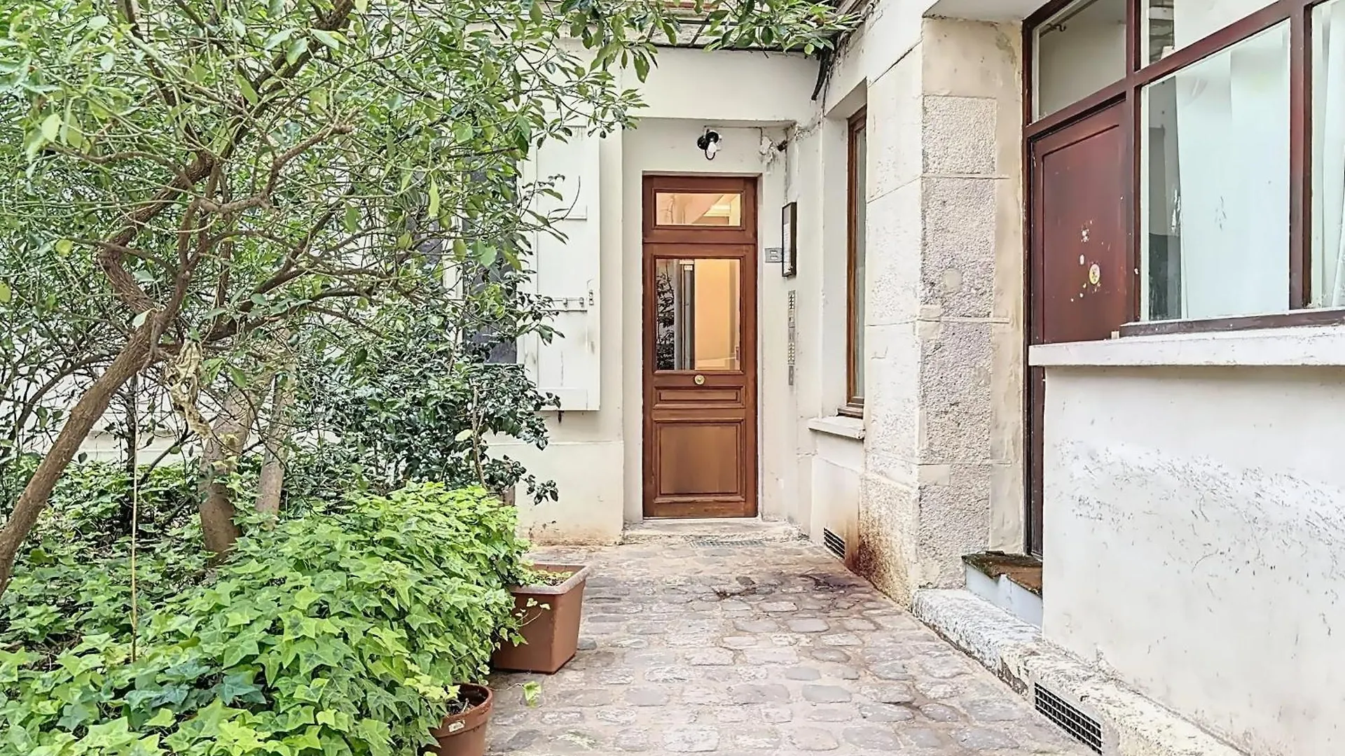 Charming Apartment Near Sacree Coeur Paris